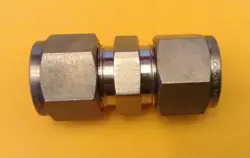 SWAGELOK SS-810-6 TUBE COUPLING ½” X ½” COMPRESSION STAINLESS STEEL UNION NEW