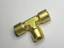 1- SWAGELOK BRASS PIPE TEE FITTING, 1/8