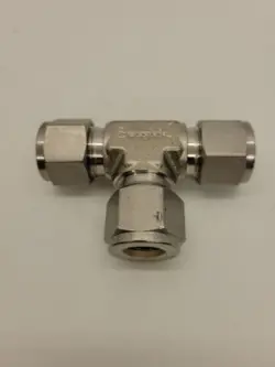 SWAGELOK SS-810-3 UNION TEE 1/2