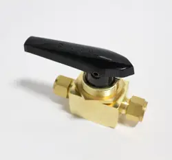 SWAGELOK B-45S8 BRASS