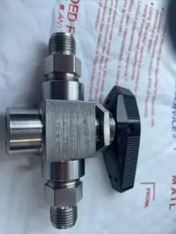 SWAGELOK SS-83XTS6 3-WAY BALL VALVE