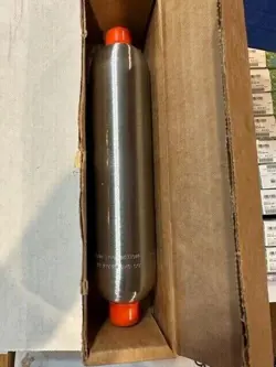 SWAGELOK 304L-HDF4-300 DOUBLE ENDED SAMPLE CYLINDER