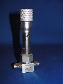 SWAGELOK STAINLESS STEEL NEEDLE VALVE SS-4BMW-VCR UNUSED