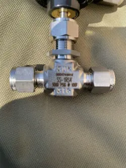 SWAGELOK SS-1RS4 INTEGRAL BONNET NEEDLE VALVE