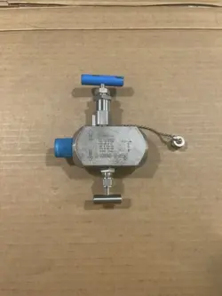 SWAGELOK 1/2” SS-V2NBM12-F8-15543 ISOLATION BLOCK AND BLEED VALVE
