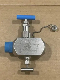 SWAGELOK 3/4” SS-V2NBM12-F8-15543 ISOLATION BLOCK AND BLEED VALVE