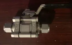 NEW SWAGELOK SS-63TS8