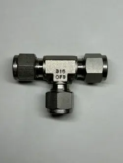 SWAGELOK SS-600-3 UNION TEE FITTING 3/8” TUBE STAINLESS STEEL