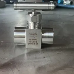SWAGELOK SS-26VF8 INTEGRAL BONNET NEEDLE VALVE STAINLESS STEEL 1/2