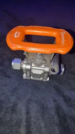SWAGGELOK SS-63TS8-JL