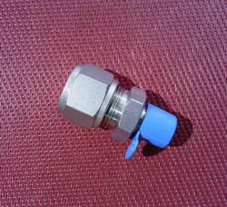 SSP GRIP® 1/2 TUBE OD X 1/4 NPT MALE PIPE STRAIGHT CONNECTOR 316 STAINLESS STEEL
