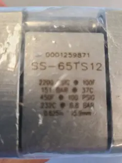 SWAGELOK SS-65TS12 STAINLESS 316 3-PIECE 60 SERIES BALL VALVE 3/4” TUBING.