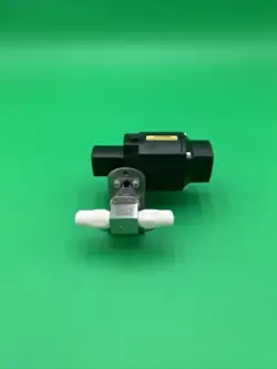 WHITEY SPRING RETURN ACTUATOR MODEL 131 SR W/ SWAGELOK JB0995001