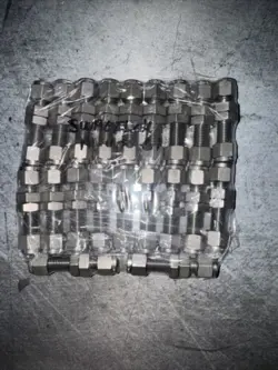 LOT OF 20 SWAGELOK M-400-61 ALLOY 400/R-405  SWAGELOK TUBE FITTING