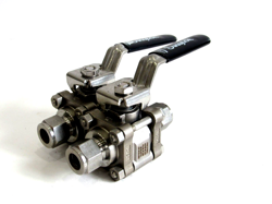 NEW LOT OF 2 SWAGELOK SS-63TS8 BALL VALVE