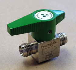 SWAGELOK SS-4P4T QUARTER TURN VALVE