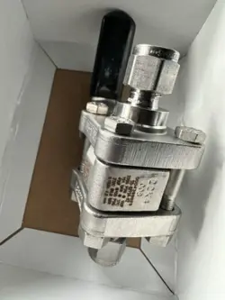 ~NEW~ SWAGELOK PN: SS-62TS4-KZ, 1/4” BALL VALVE IN ORIGINAL FACTORY PACKAGING!