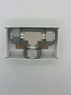 SWAGELOK SS-1610-3 STAINLESS STEEL UNION TEE 1