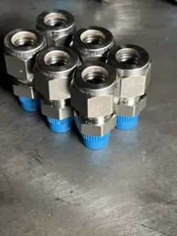 SWAGELOK MALE CONNECTOR 3/8 IN. TUBE OD X 1/8 IN. MALE NPT (SS-600-1-2) 6 AVAILA