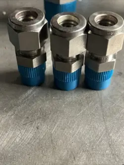 SWAGELOK  3/8