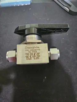 SWAGELOK SS-45S8 BALL VALVE 40 SERIES 2500 PSI 1/2