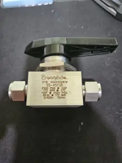 SWAGELOK SS-45TS8