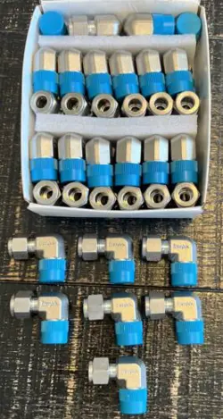 SWAGELOK SS-600-2-6 STAINLESS ELBOW 3/8 TUBE X 3/8 NPT (35PK)