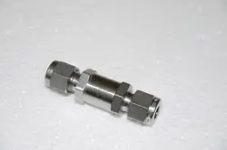 SWAGELOK SS-4C-25 STAINLESS POPPET CHECK VALVE 1/4
