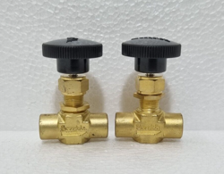 LOT OF 2 PC SWAGELOK B-1RF2 BRASS INTEGRAL BONNET NEEDLE VALVE, 1/8