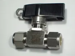 1- SWAGELOK STAINLESS STEEL LOCKING HANDLE BALL VALVE, 1/2