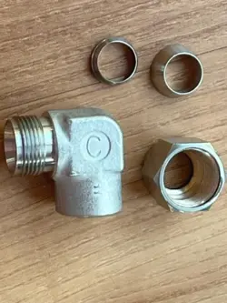 SWAGELOK SS-810-8-4