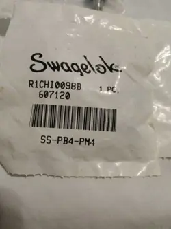SWAGELOK SS-PB4-PM4  PUSH ON HOSE END CONNECTOR (ONE LOT OF 6 PIECES)