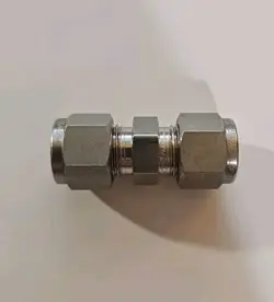 SWAGELOK FITTING - UNION 316 STAINLESS STEEL 3/8
