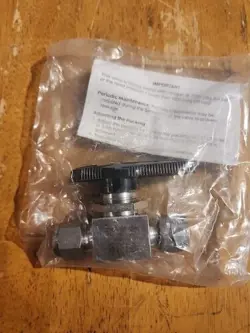 NEW SWAGELOK SS-43GS6 3/8 IN. BALL VALVE 3000 PSIG