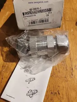 NEW SWAGELOK SS-CHS16-1, 4700 PSI HIGH PRESSURE CHECK VALVE, 1PSI CRACKING PRESS