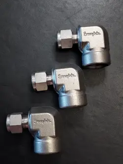 3 SWAGELOK TUBE FITTINGS, 90° NPT ELBOW, 3/4 IN. FEMALE NPT TO 3/8 IN. OD TUBING