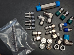 PARKER & SWAGELOK COMPRESSION FITTINGS NEW WITH 1 USED, (MULTIPLE PIECES)