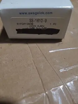 1PC SWAGELOK SS-1610-9 CARD PIPE JOINT