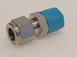 NEW SWAGELOK LOT OF (5) SS-600-1-6 TUBE FITTING MALE CONNECTOR