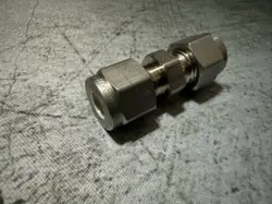 LOT OF 30 - SWAGELOK SS UNION FITTING, 1/4