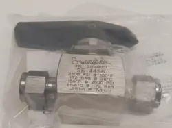NEW SWAGELOK SS-44S6 BALL VALVE