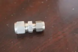 SWAGELOK STAINLESS STEEL REDUCING UNION, 3/8