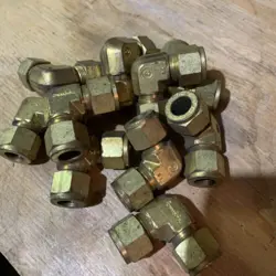 4 NEW BRASS  SWAGELOK  1/2