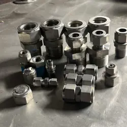 LOT NEW/ DIRTY SWAGELOK SS MALE CONNECTORS 1”X 1” MNPTX2. 1X3/4X2 MIX LOT 15 DOW