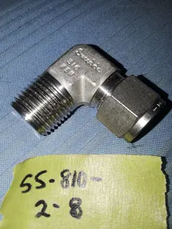 SWAGELOK SS-810-2-8 ELBOW 316 STAINLESS STEEL  1/2 IN. TUBE OD X 1/2 MNPT