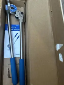 NEW IN THE BOX SWAGELOK TUBE BENDER, 3/8 IN. TUBE OD MS-HTB-6T