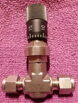 SWAGELOK SS-4L-MH METERING VALVE 1/4
