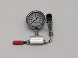 REGULATOR WITH SWAGELOK
