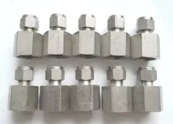 10- SWAGELOK STAINLESS STEEL CONNECTOR, 1/2