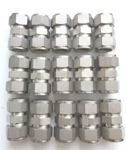 15 -  SWAGELOK STAINLESS STEEL UNION FITTING,  3/4
